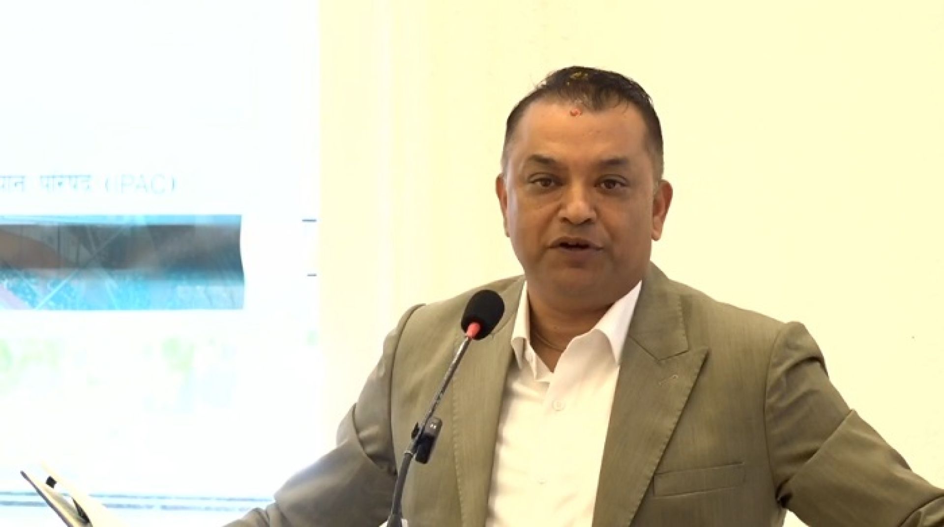 कांग्रेस एमालेसँग मिसिन गएको होइन्, फोहोर सफा गर्न गएको हो: गगन थापा 